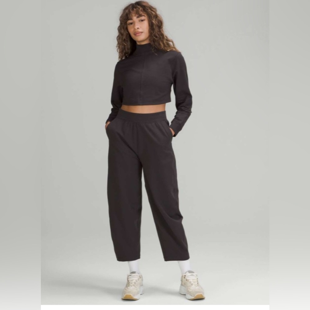 lululemon athletica Black Open-Back Sweatshirt - Picture 4 of 7